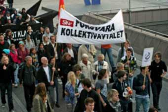 2500 t&aring;gade genom Stockholm och framf&ouml;rde h&ouml;gljudda protester mot h&ouml;gerpolitiken- samma dag som riksdagen &ouml;ppnade. Arrang&ouml;r var Septemberalliansen, d&auml;r SKP ing&aring;r.